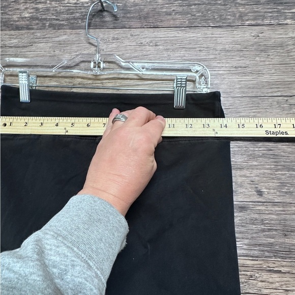 J. Crew Black Jeggings with Slim Fit and Flat Waistband - Picture 5 of 6